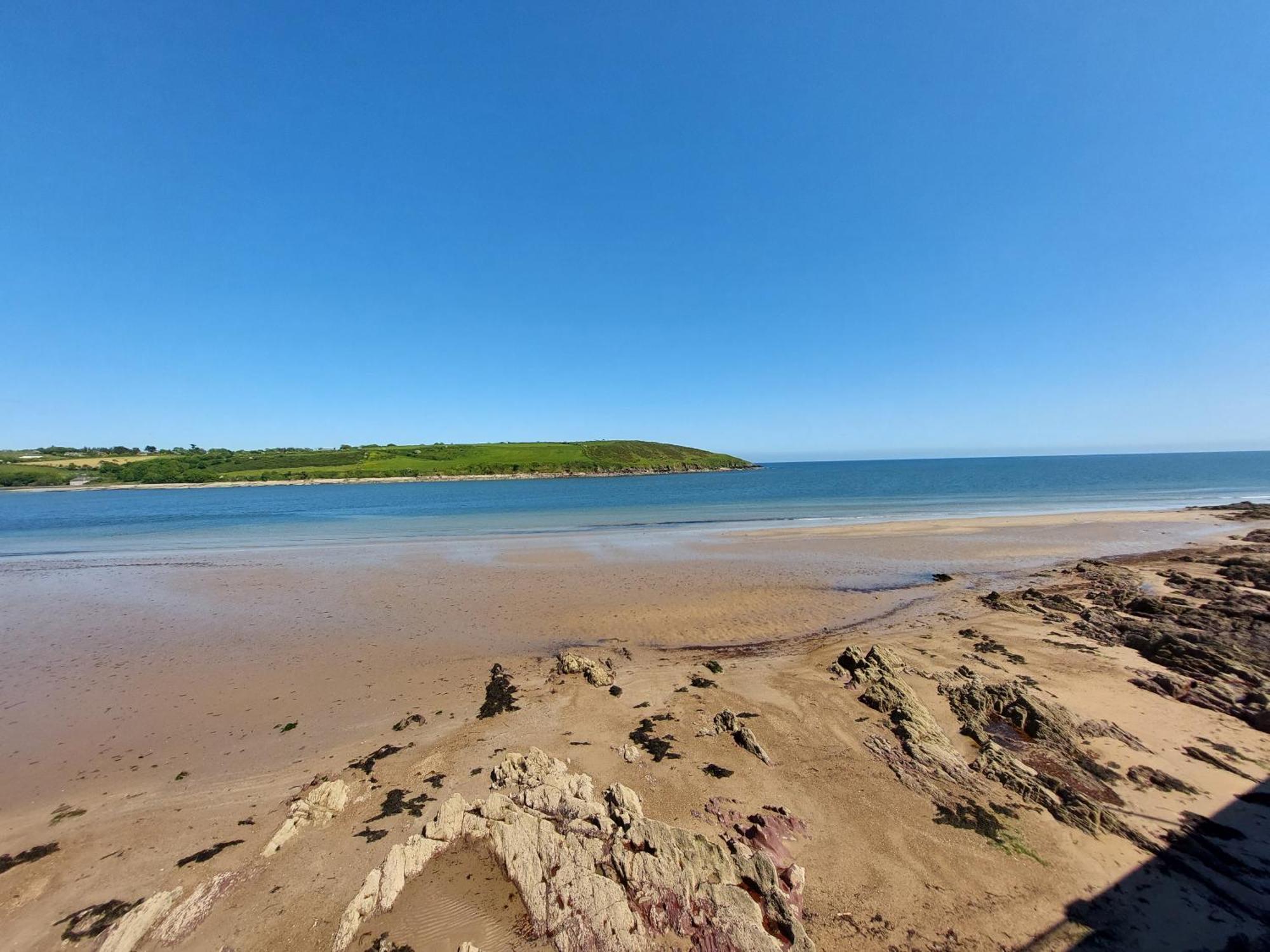 Sea Whispers - My Charming Costal Retreat In Youghal Luaran gambar