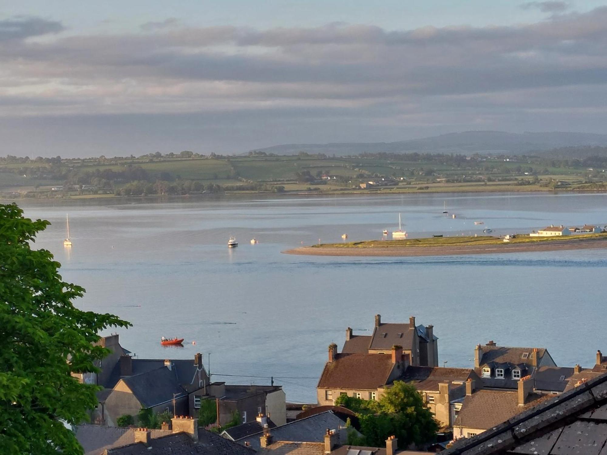 Sea Whispers - My Charming Costal Retreat In Youghal Luaran gambar