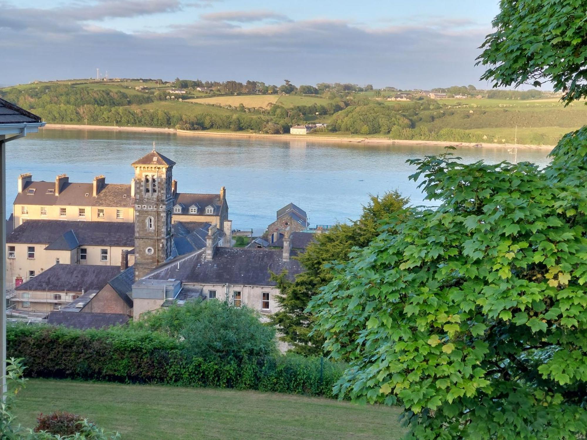 Sea Whispers - My Charming Costal Retreat In Youghal Luaran gambar