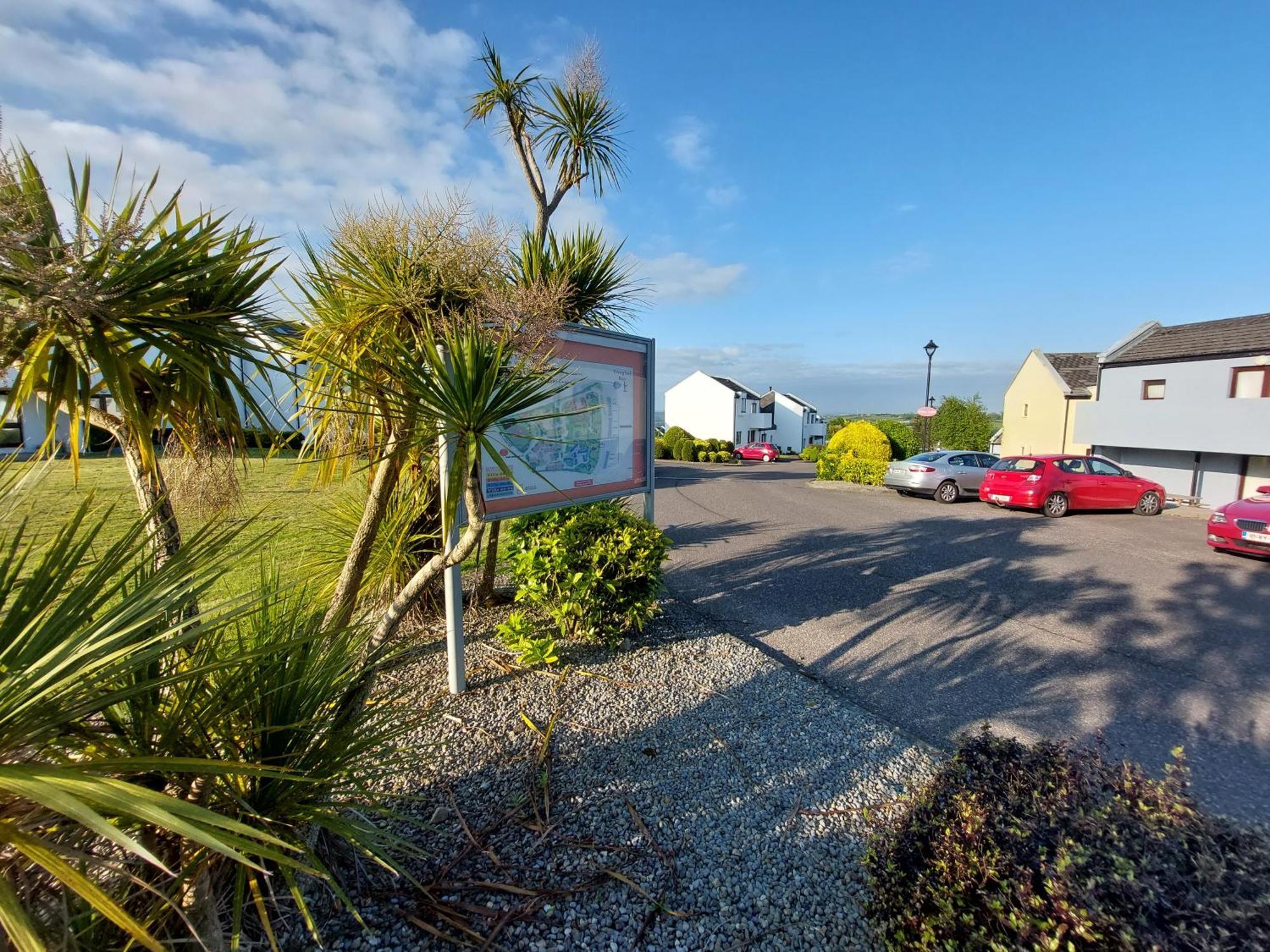 Sea Whispers - My Charming Costal Retreat In Youghal Luaran gambar